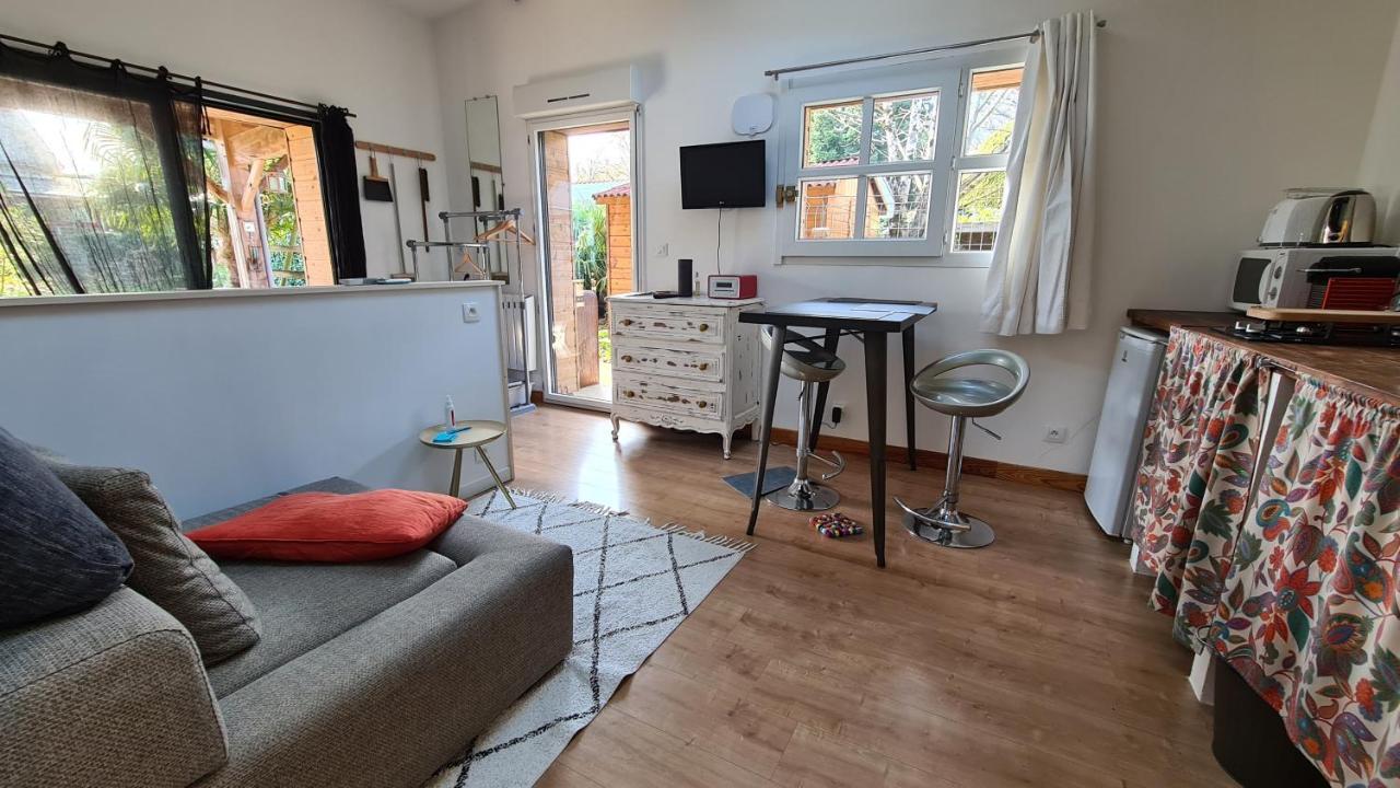 Appartamento Charmant Logement Avec Parking Orvault Esterno foto